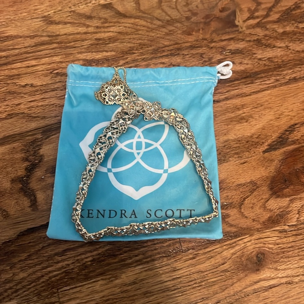 Limited edition Kendra Scott magnetic buckle necklace